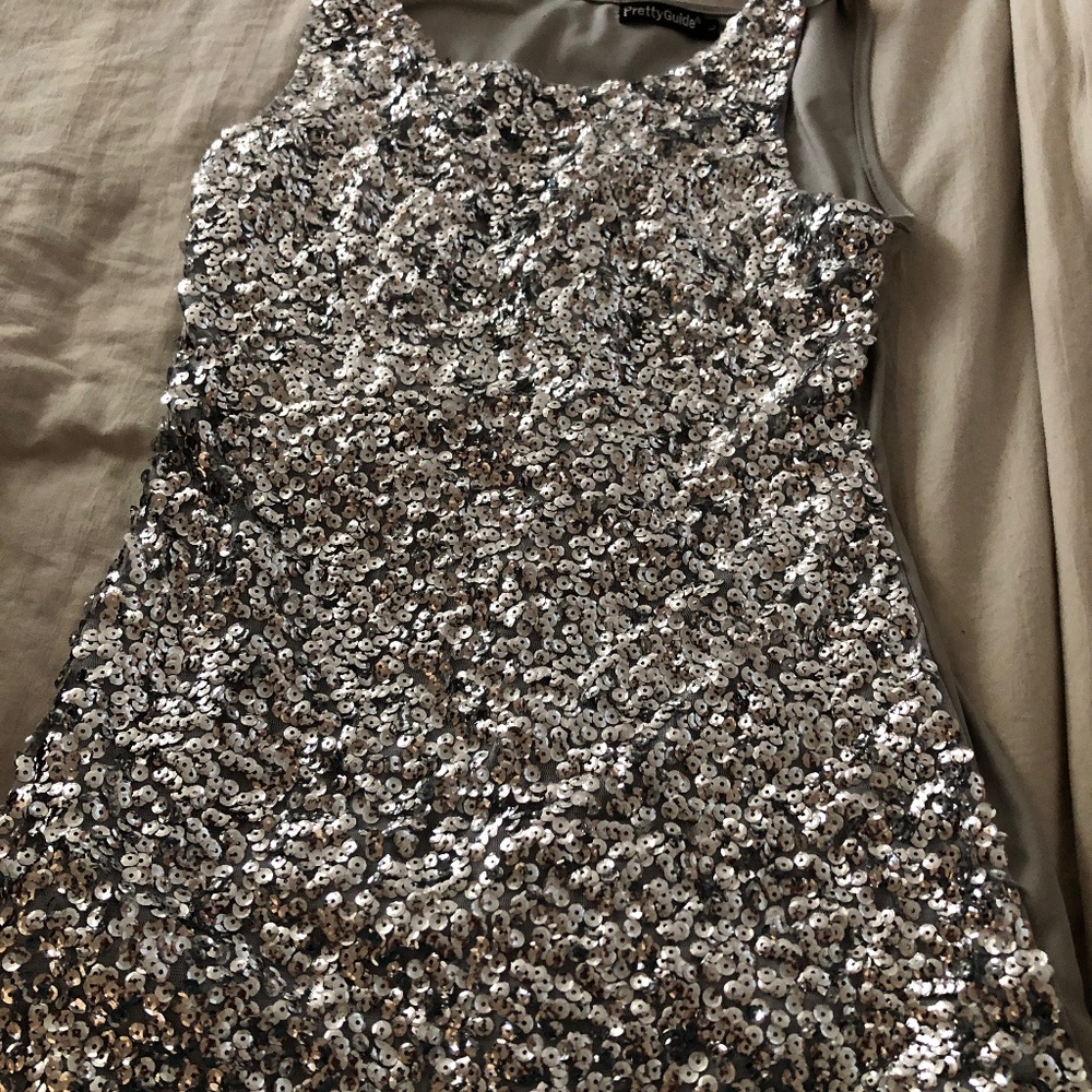 Silver sequin stretchy tank